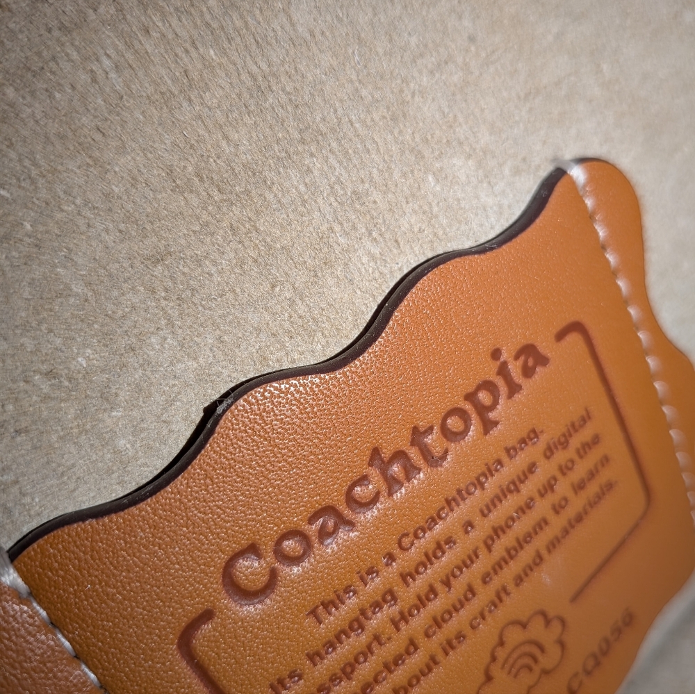 Coach Coachtopia Wavy Dinky Bag – Turquoise Patent Leather with Resin Chain - Picture 4 of 6